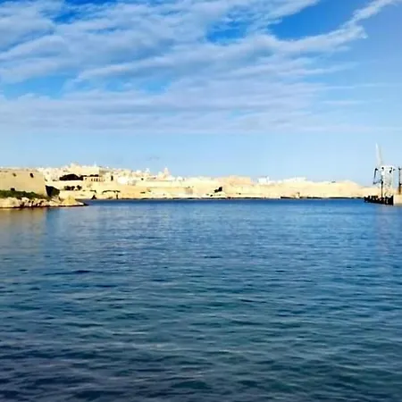 Nyaraló 1500 Little Pink House In Creek Kalkara
