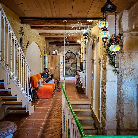 1500 Little Pink House In Creek * Kalkara