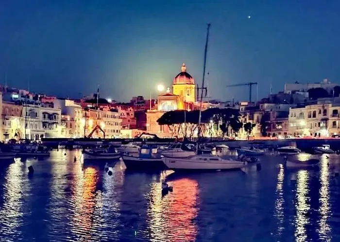 1500 Little Pink House In Creek * Kalkara