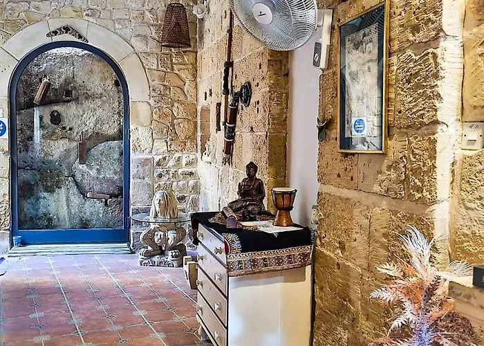 1500 Little Pink House In Creek Kalkara