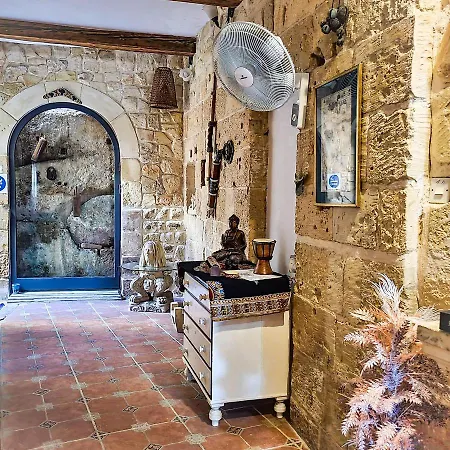 1500 Little Pink House In Creek Kalkara