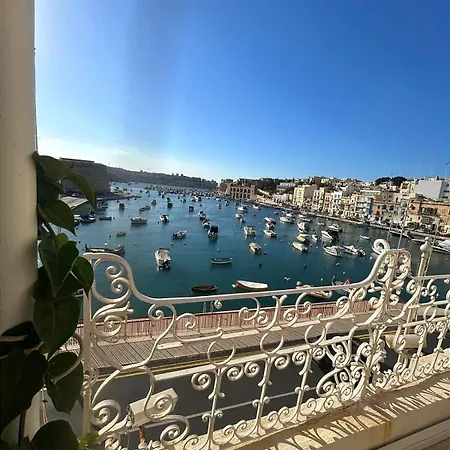 1500 Little Pink House In Creek Kalkara