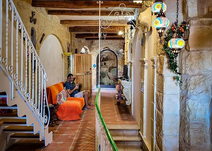 1500 Little Pink House In Creek * Kalkara